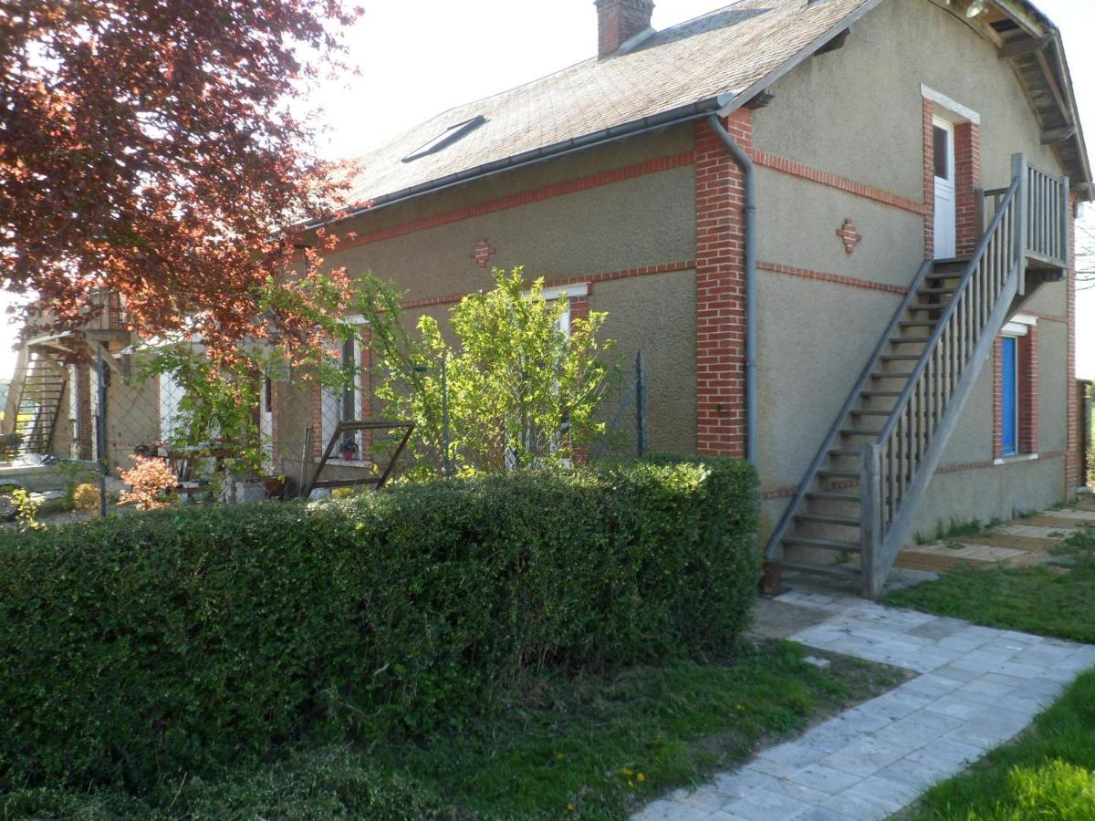 L'Etape De St Hilaire La Gravelle Bed & Breakfast Saint-Hilaire-la-Gravelle Eksteriør bilde